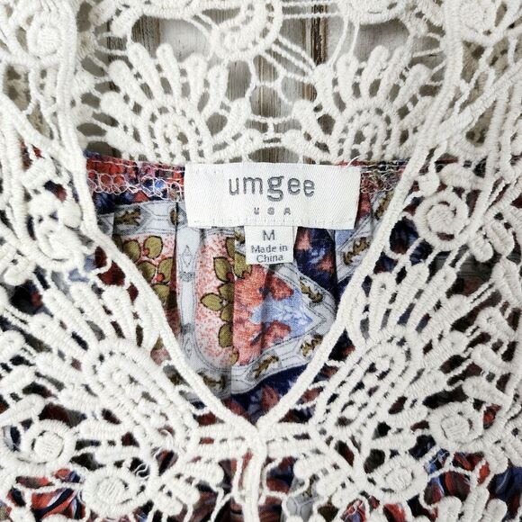 Umgee Lace Embellished Tile Print Top Size Medium - Picture 3 of 7